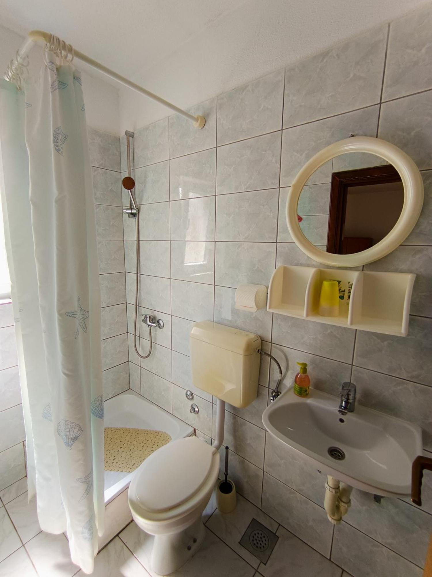Studio Apartmani Marinella Baska Voda Room photo